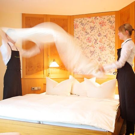 Hotel & Restaurant Dornweiler Hof Илертисен Екстериор снимка