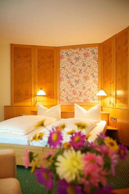 Hotel & Restaurant Dornweiler Hof Илертисен Стая снимка
