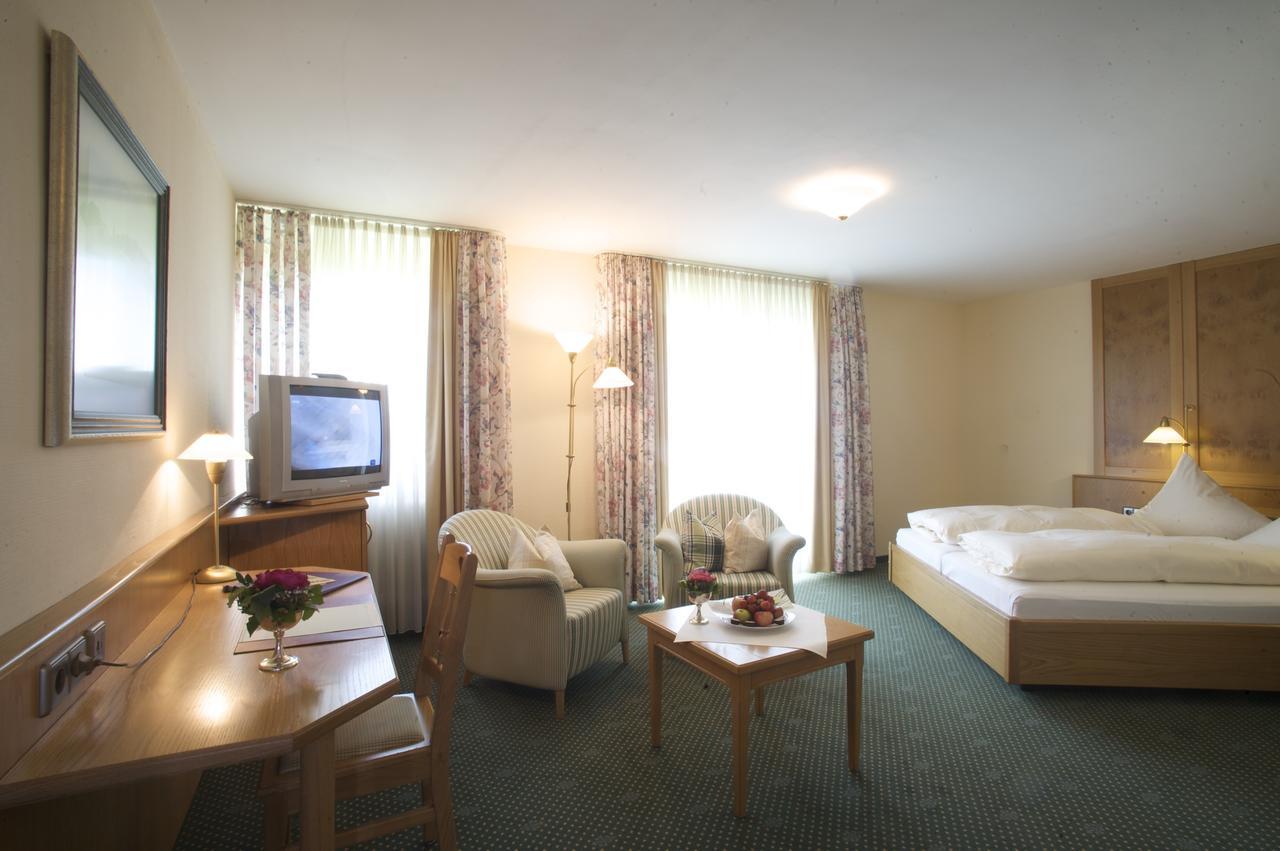 Hotel & Restaurant Dornweiler Hof Илертисен Екстериор снимка