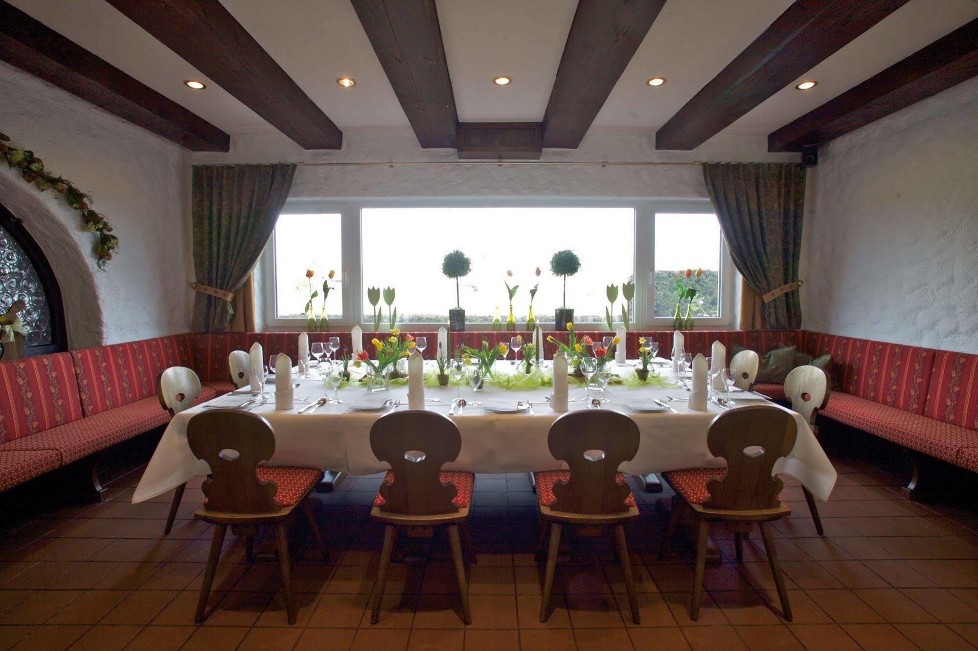 Hotel & Restaurant Dornweiler Hof Илертисен Екстериор снимка