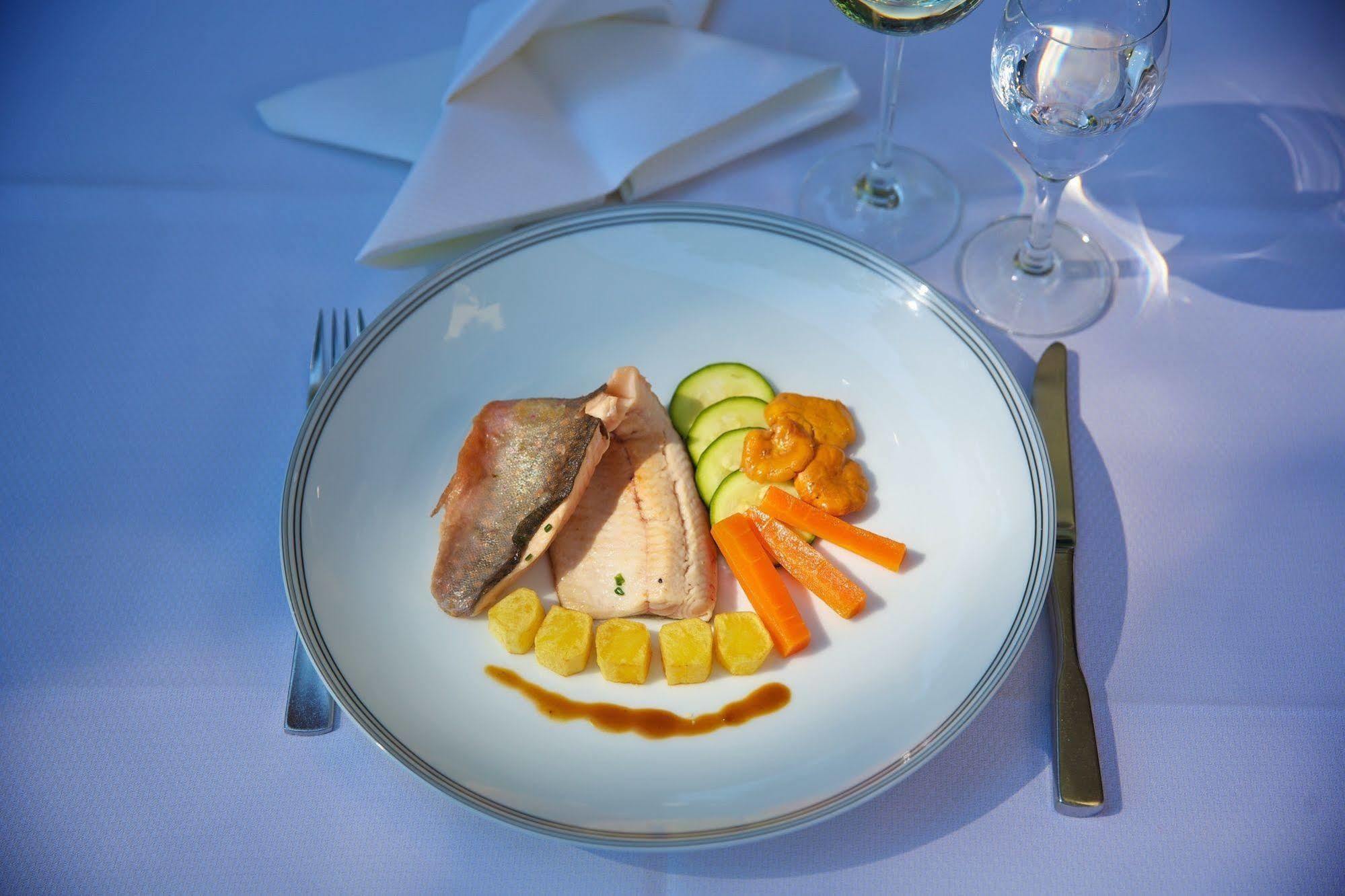Hotel & Restaurant Dornweiler Hof Илертисен Екстериор снимка