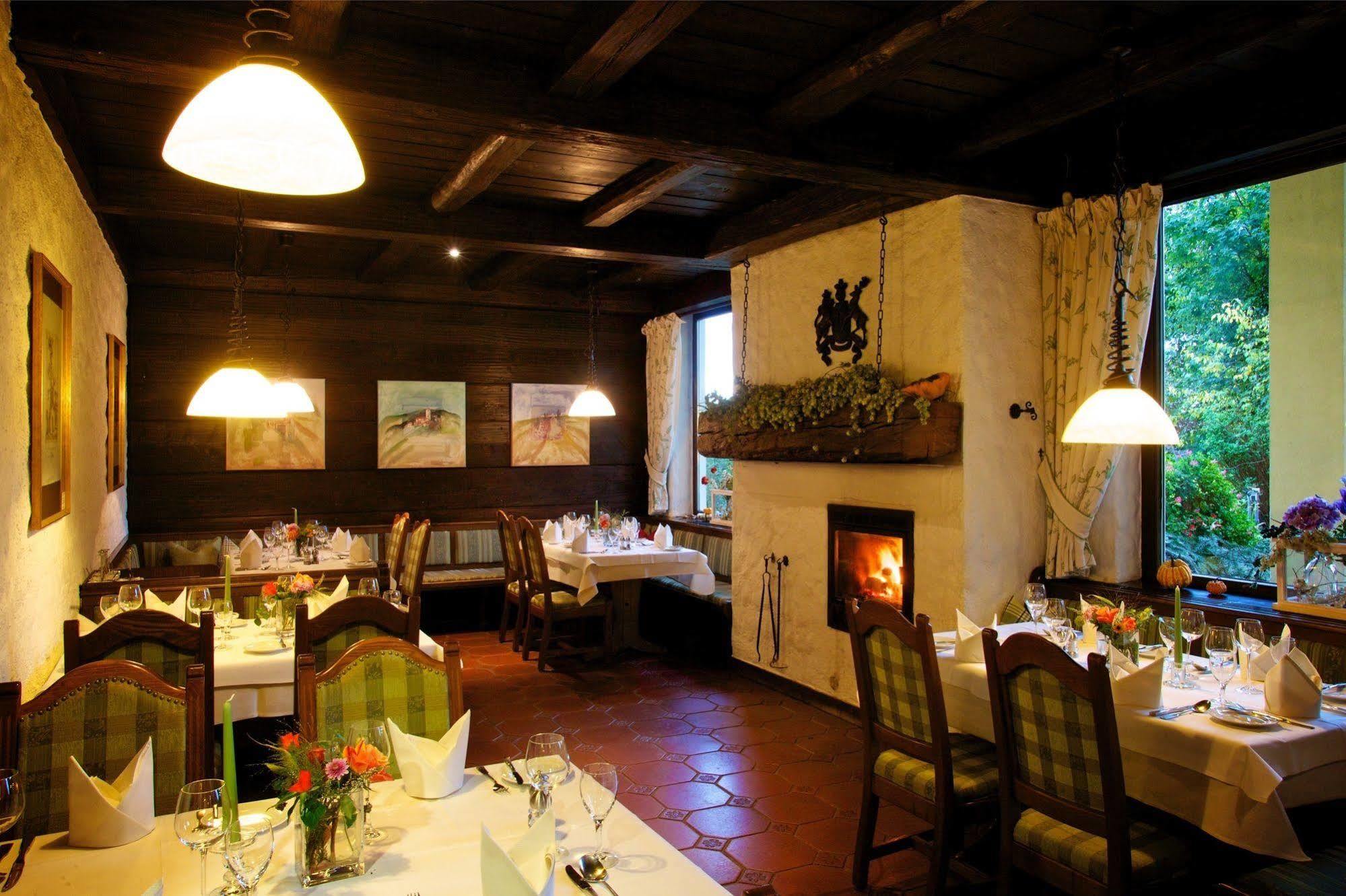 Hotel & Restaurant Dornweiler Hof Илертисен Екстериор снимка