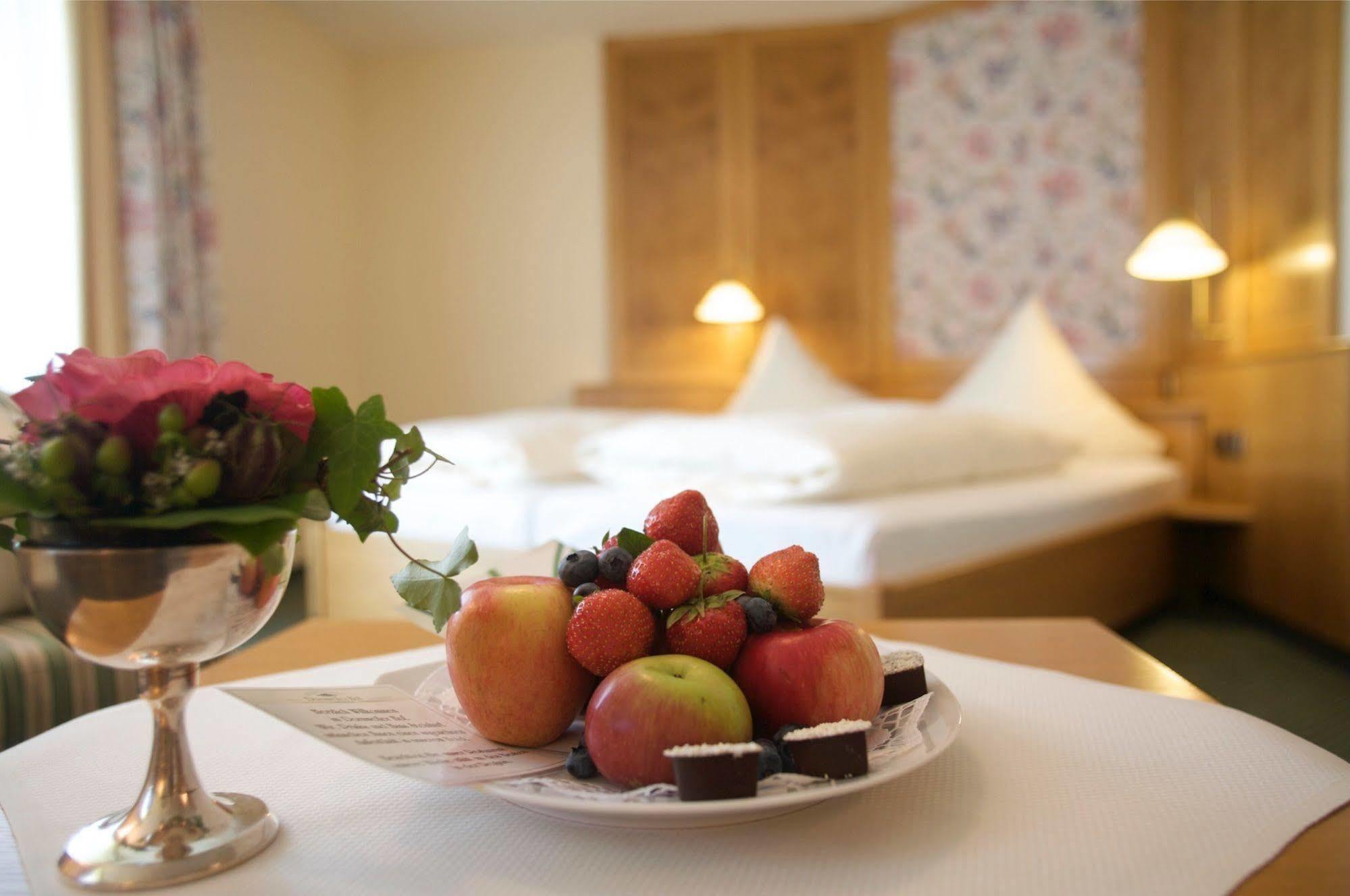 Hotel & Restaurant Dornweiler Hof Илертисен Екстериор снимка